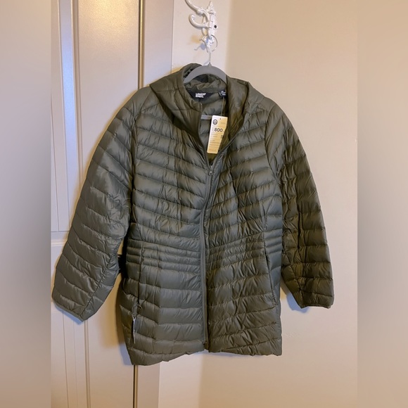 Lands' End Jackets & Blazers - Lands’ End Women’s Puffer Coat. Lightweight. Brand new with tags. Size 3XL.